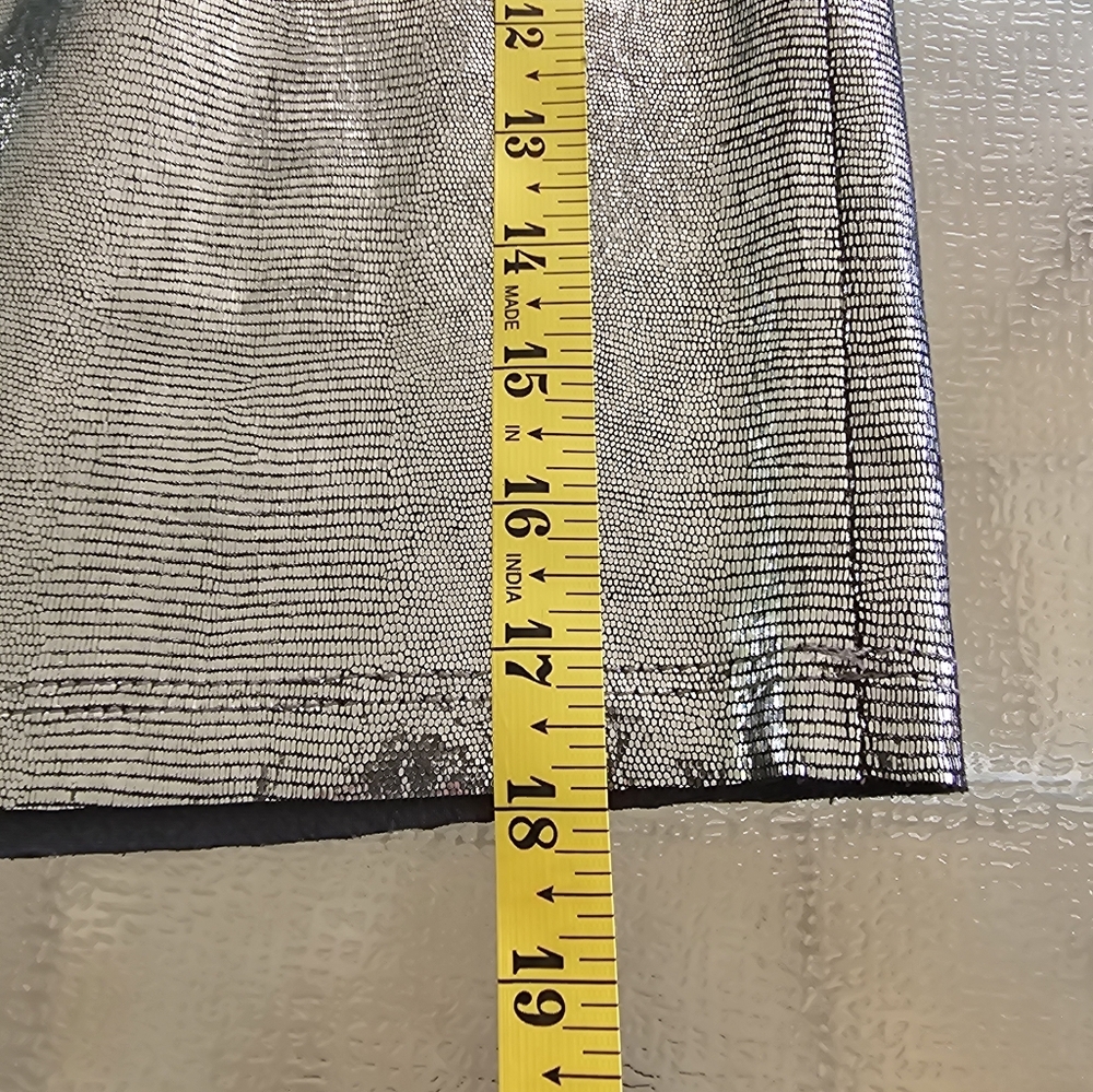 Alice + Olivia Caitlin Silver Metallic Leather Skirt Size 8 Party Glam Holiday - Picture 14 of 14